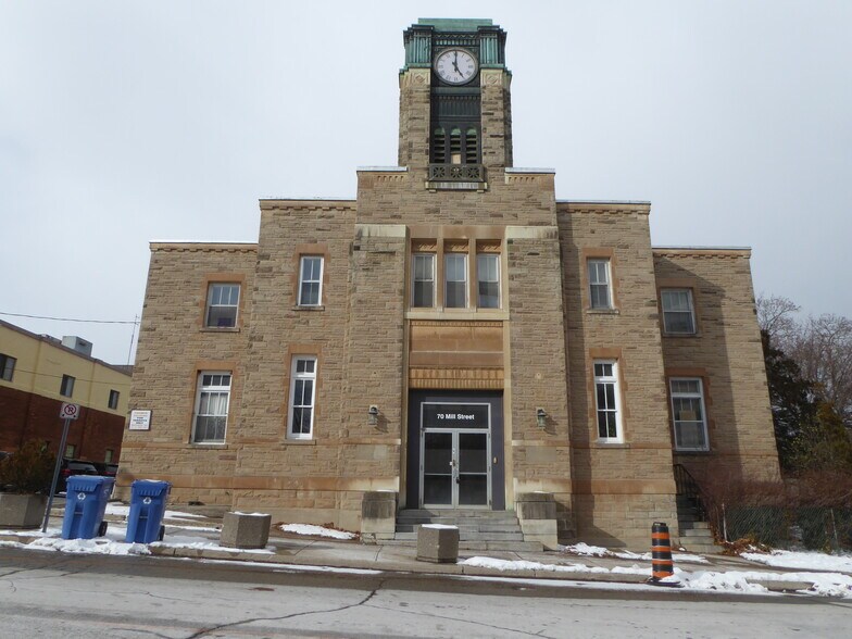 70 Mill St, Halton Hills, ON à vendre - Photo du bâtiment - Image 3 de 29