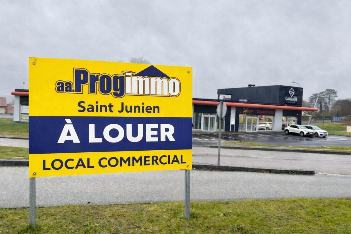 Commerce de détail dans Saint Junien à louer Photo du bâtiment- Image 1 de 2