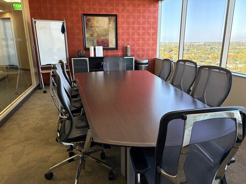 3415 S sepulveda Blvd, Los Angeles, CA for lease - Building Photo - Image 3 of 11