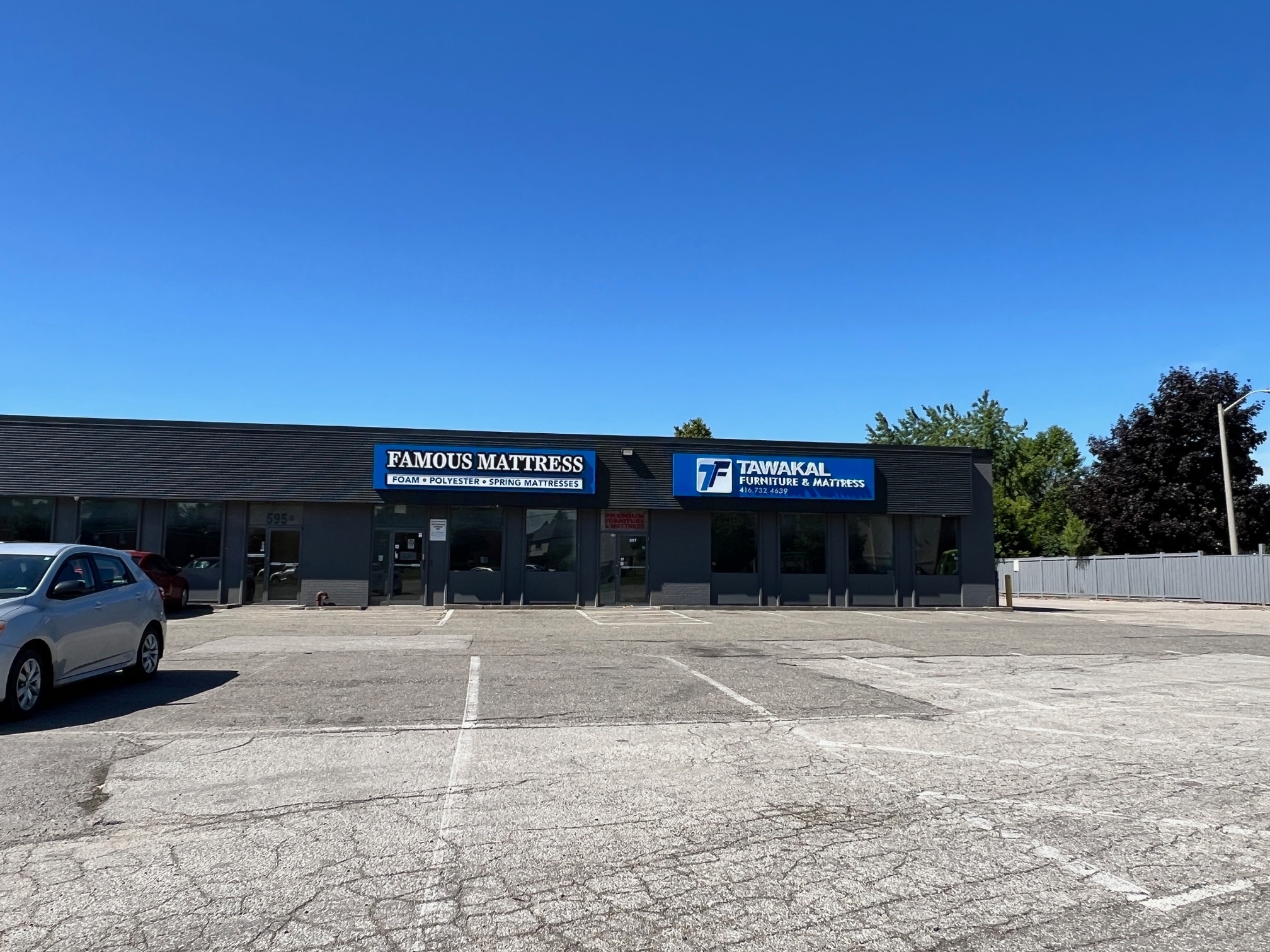 581-597 Trethewey Dr, Toronto, ON à louer Photo du bâtiment- Image 1 de 3