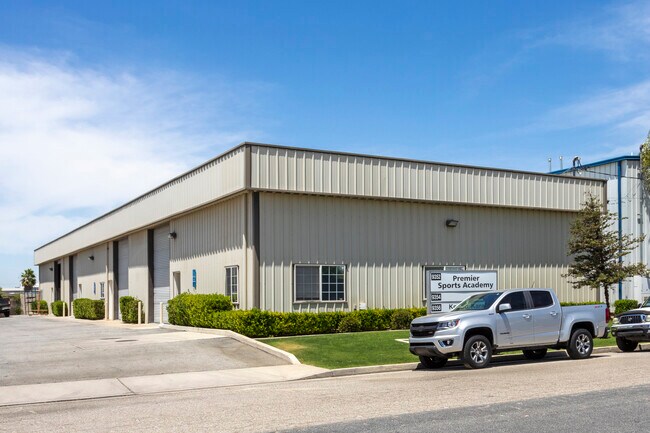 Plus de détails pour 9352-9356 Shellabarger Rd, Bakersfield, CA - Industriel à louer