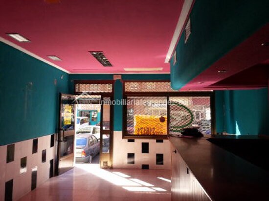 Commerce de détail dans Cáceres, Cáceres à louer - Photo du bâtiment - Image 3 de 4