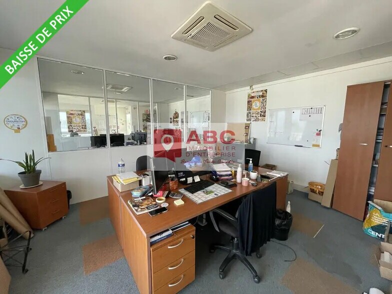 Flex in Frontignan for lease - Interior Photo - Image 3 of 5