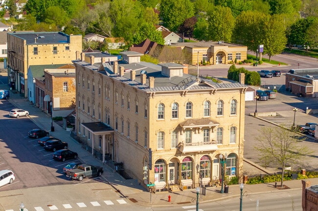 Plus de détails pour 122 S Minnesota Ave, Saint Peter, MN - Multi-résidentiel à vendre