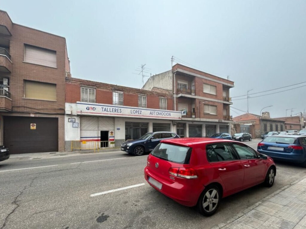 Retail in Torrijos, Toledo for sale Primary Photo- Image 1 of 6