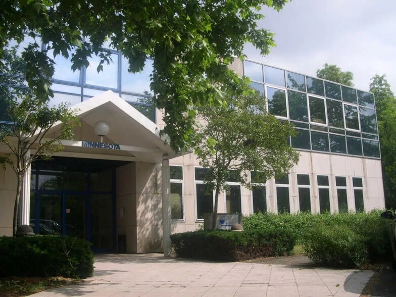 5 Rue Rosa Luxemburg, Éragny for lease - Building Photo - Image 1 of 7