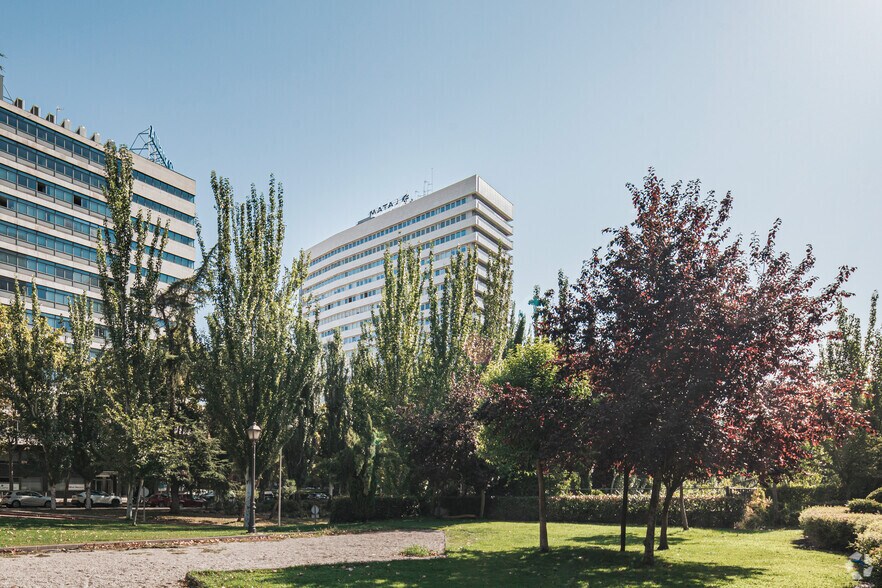 Calle del Capitán Haya, 1, Madrid, Madrid for lease - Building Photo - Image 3 of 8