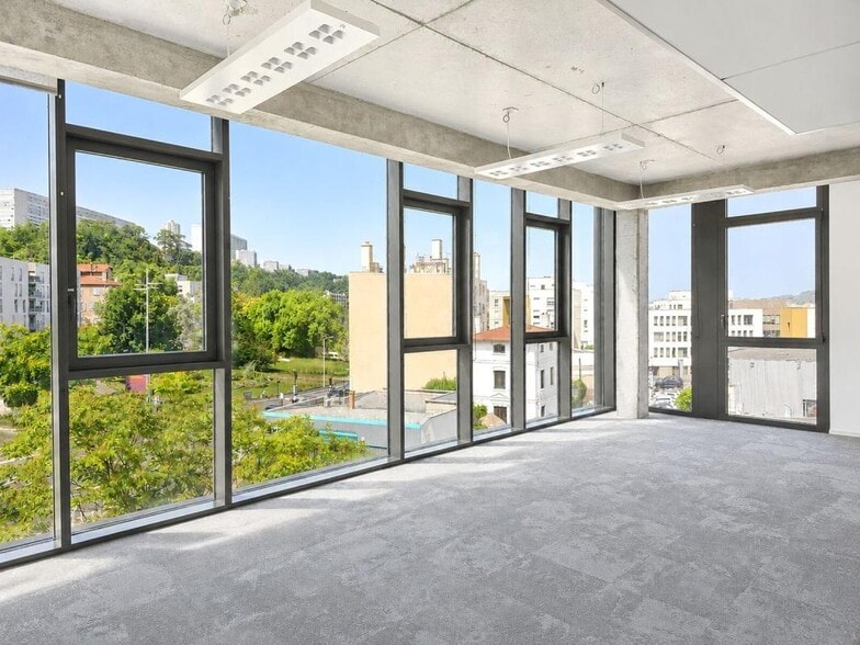 1-3 Avenue Sidoine Apollinaire, Lyon for lease - Building Photo - Image 3 of 11