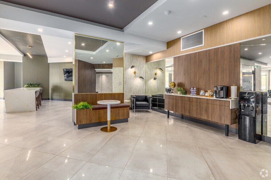 80-100 Starwood Dr, Guelph, ON à louer - Hall d’entrée - Image 3 de 33