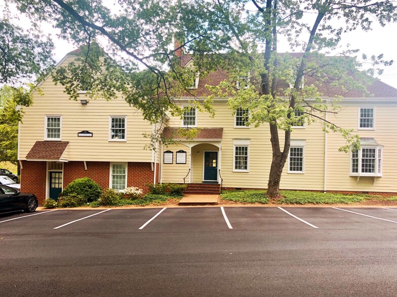 3 Boars Head Ln, Charlottesville, VA à vendre - Photo principale - Image 1 de 1