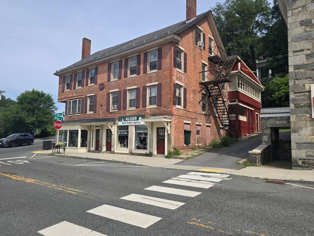 2 Valley St, Springfield, VT for sale Primary Photo- Image 1 of 30