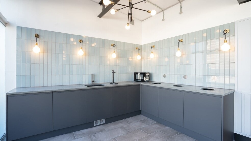 Rockley Rd, London for lease - Building Photo - Image 3 of 17