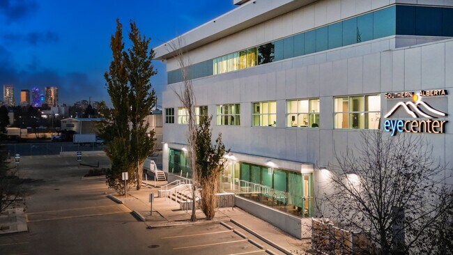 Plus de détails pour 5340 1st St SW, Calgary, AB - Médical à louer