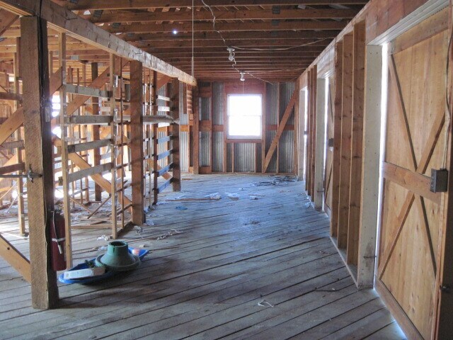 42765 Midland Trl E, White Sulphur Springs, WV à louer - Photo du bâtiment - Image 2 de 6