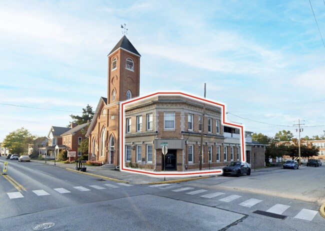 More details for 401 W King St, East Berlin, PA - Retail for Sale