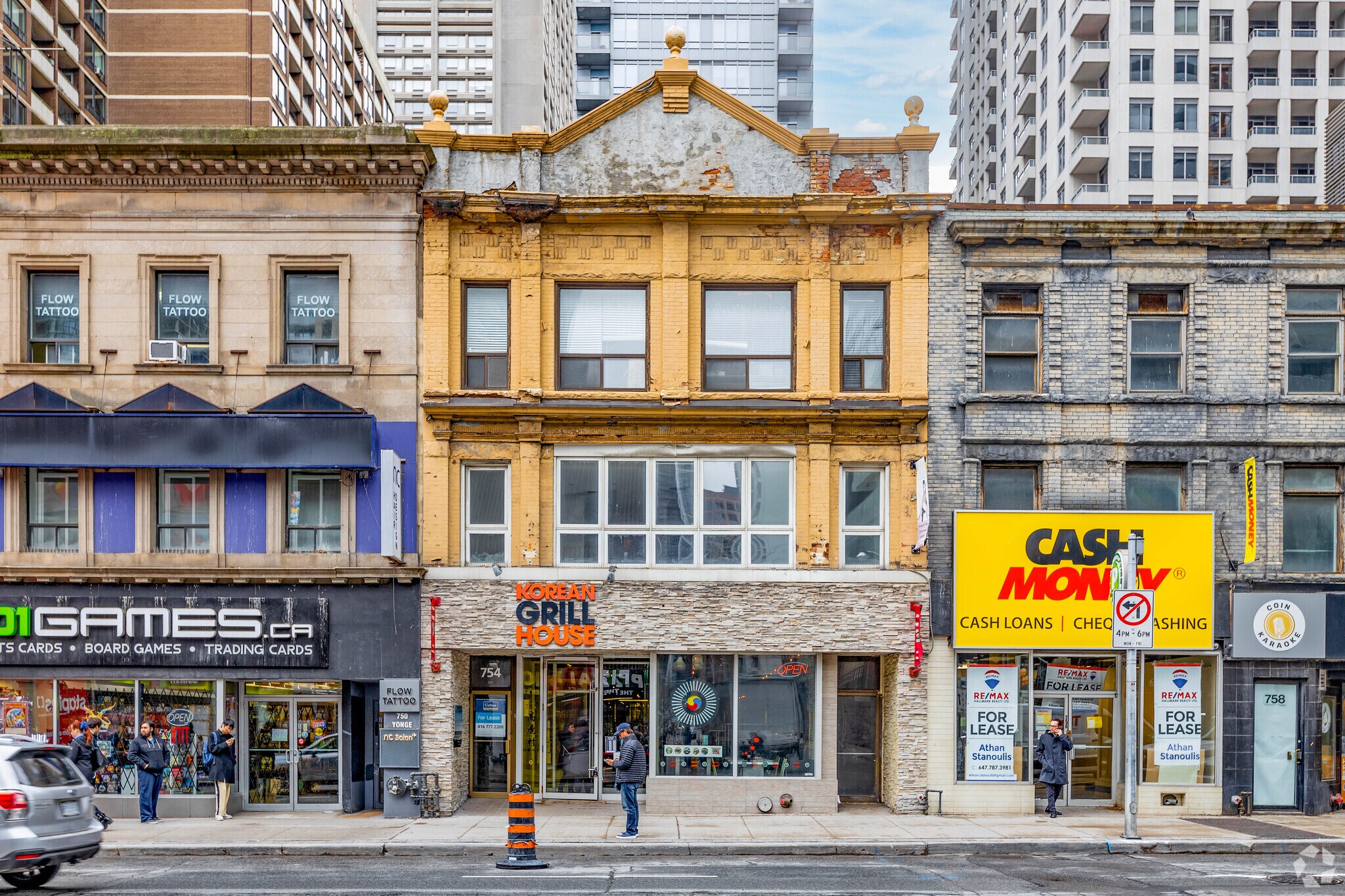 750-754 Yonge St, Toronto, ON à louer Photo du bâtiment- Image 1 de 2
