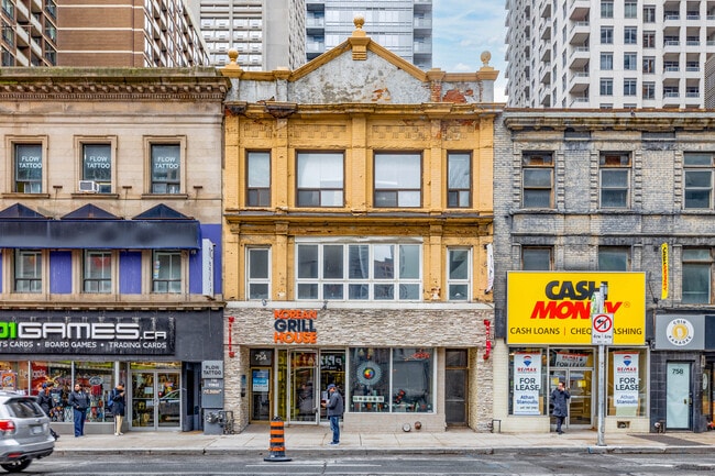 Plus de détails pour 754 Yonge St, Toronto, ON - Bureau à louer