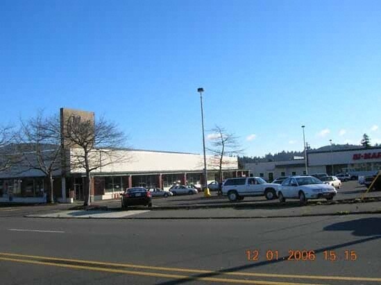 540 4th St S, Coos Bay, OR à louer - Photo du bâtiment - Image 2 de 9