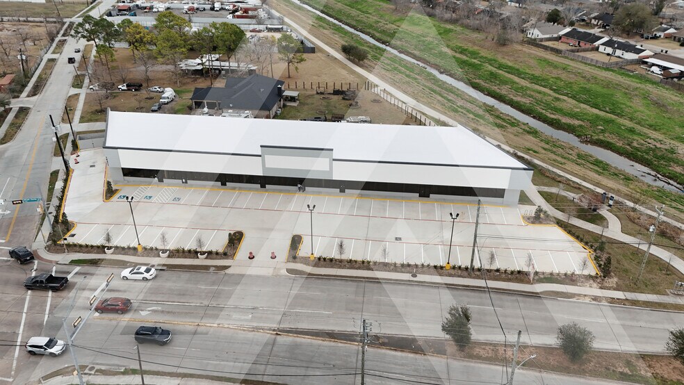 14211 Hiram Clarke Rd, Houston, TX à louer - Photo du bâtiment - Image 2 de 13