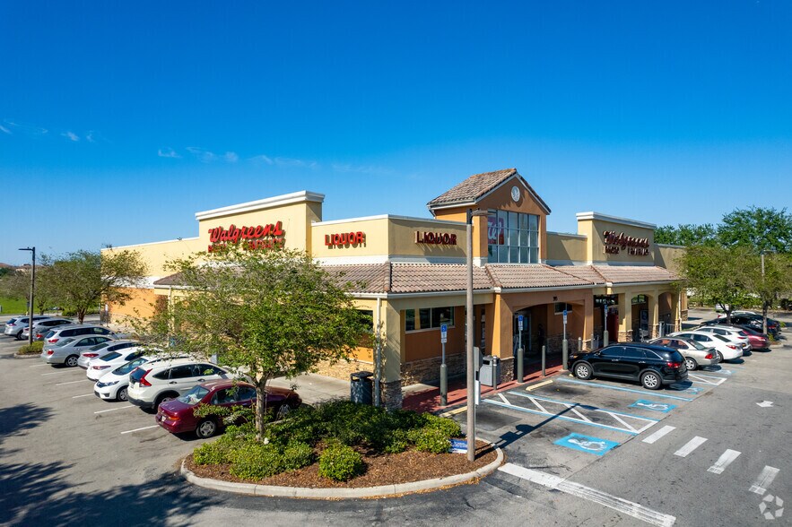 353 Cypress Pky, Kissimmee, FL for lease - Building Photo - Image 2 of 8