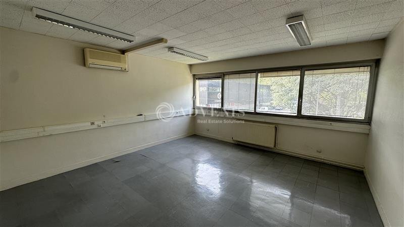 Office in Neuilly-sur-Marne for lease - Interior Photo - Image 2 of 7
