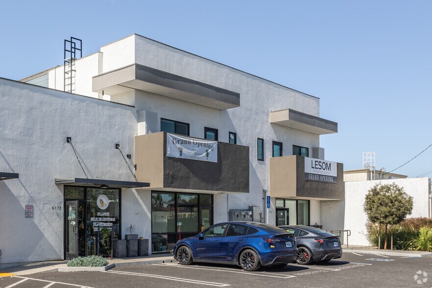 6172 Beach Blvd, Buena Park, CA à louer - Photo du bâtiment - Image 3 de 9
