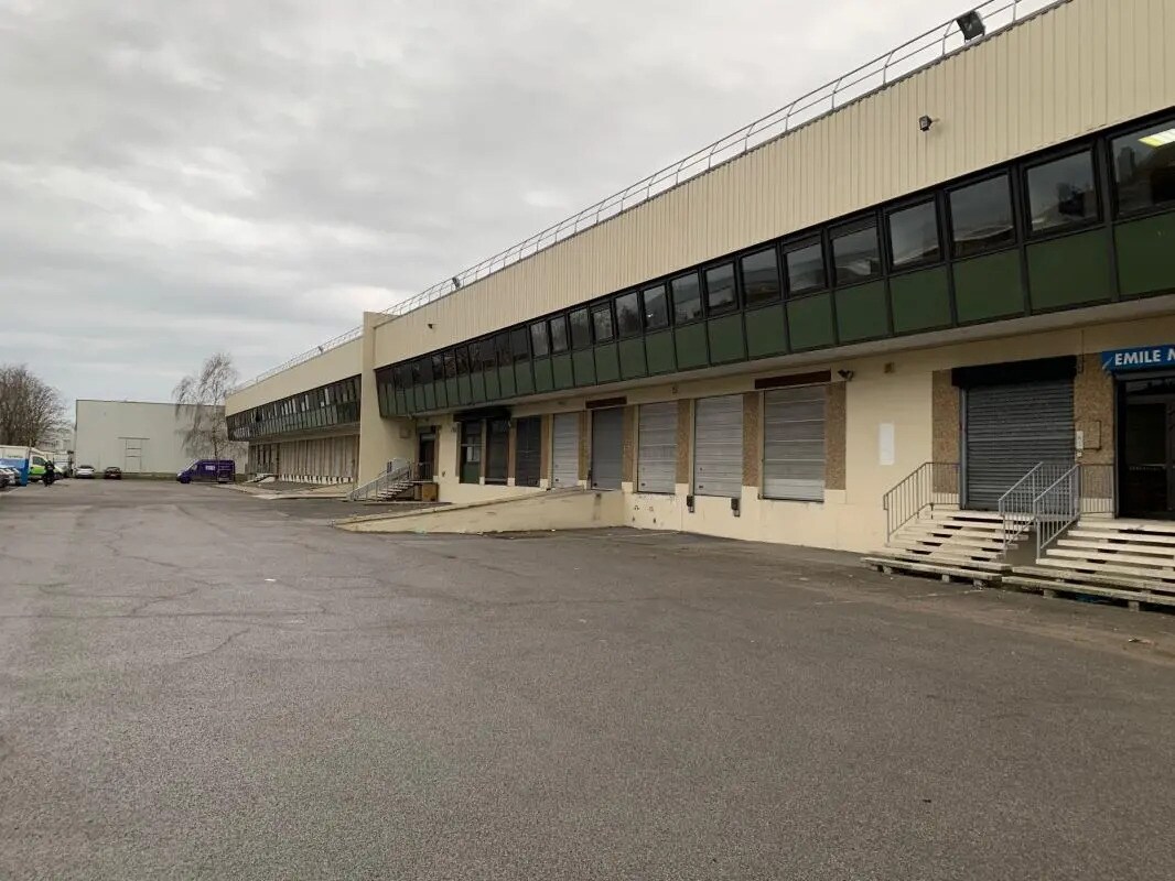 Industrial in Vitry-sur-Seine for lease Building Photo- Image 1 of 29