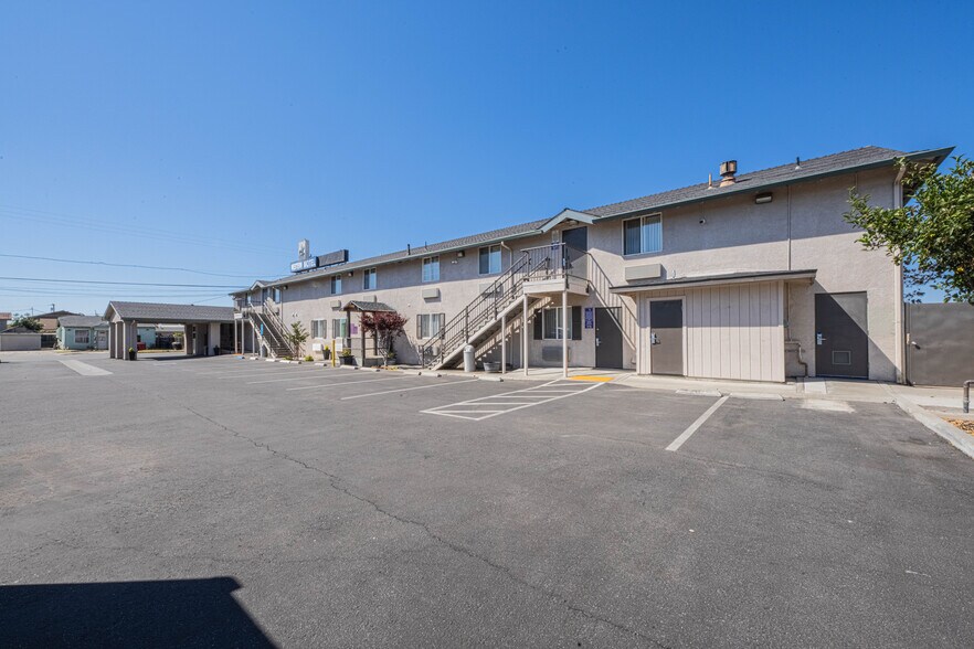 6 S Wood St, Salinas, CA à vendre - Photo du bâtiment - Image 3 de 36