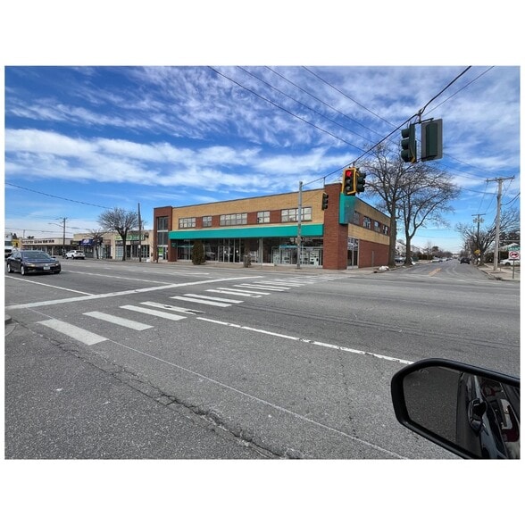 450 Jericho Tpke, Mineola, NY for sale - Building Photo - Image 2 of 4