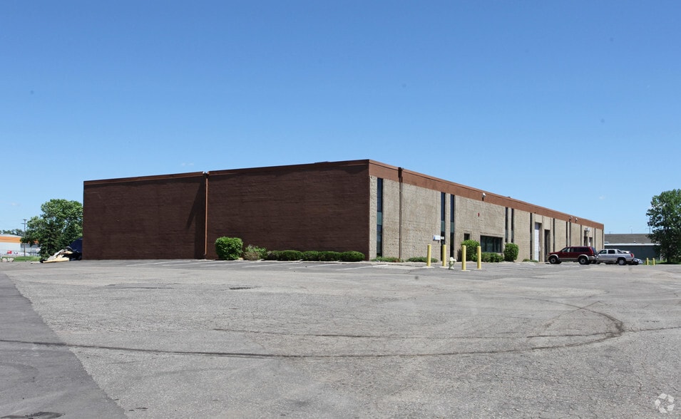 9835-9941 13th Ave N, Plymouth, MN for lease - Building Photo - Image 3 of 6