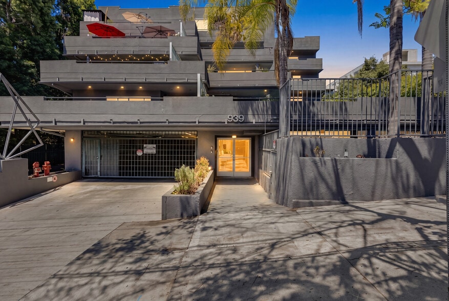 939 Palm Ave, West Hollywood, CA for sale - Building Photo - Image 1 of 45