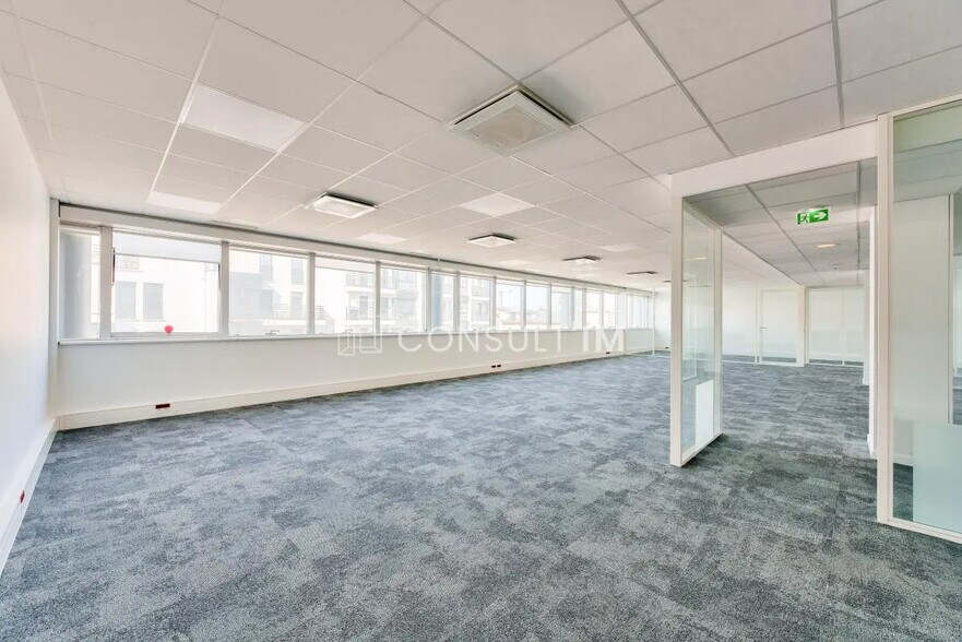 Office in Issy-Les-Moulineaux for sale - Building Photo - Image 3 of 8