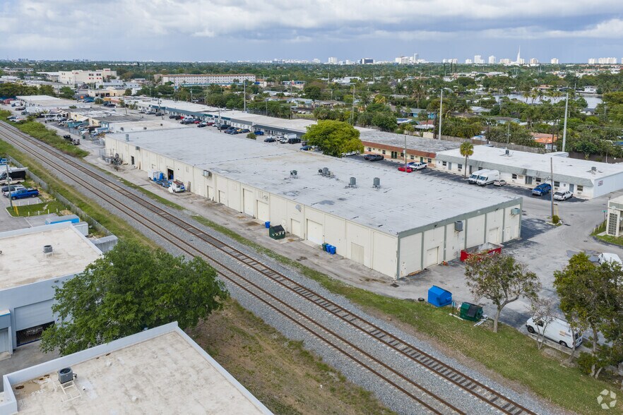 4701-4755 NE 12th Ave, Oakland Park, FL à louer - Aérien - Image 3 de 12