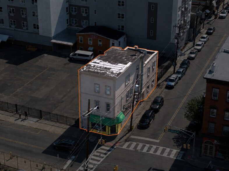 331 Straight St, Paterson, NJ for sale - Building Photo - Image 1 of 4