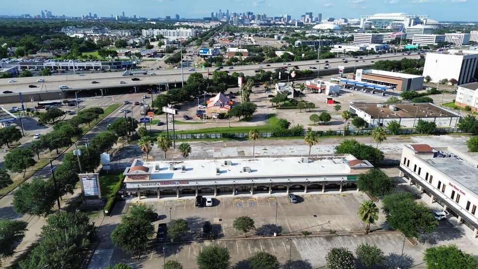 10019 Main St, Houston, TX à louer - Photo du bâtiment - Image 3 de 23