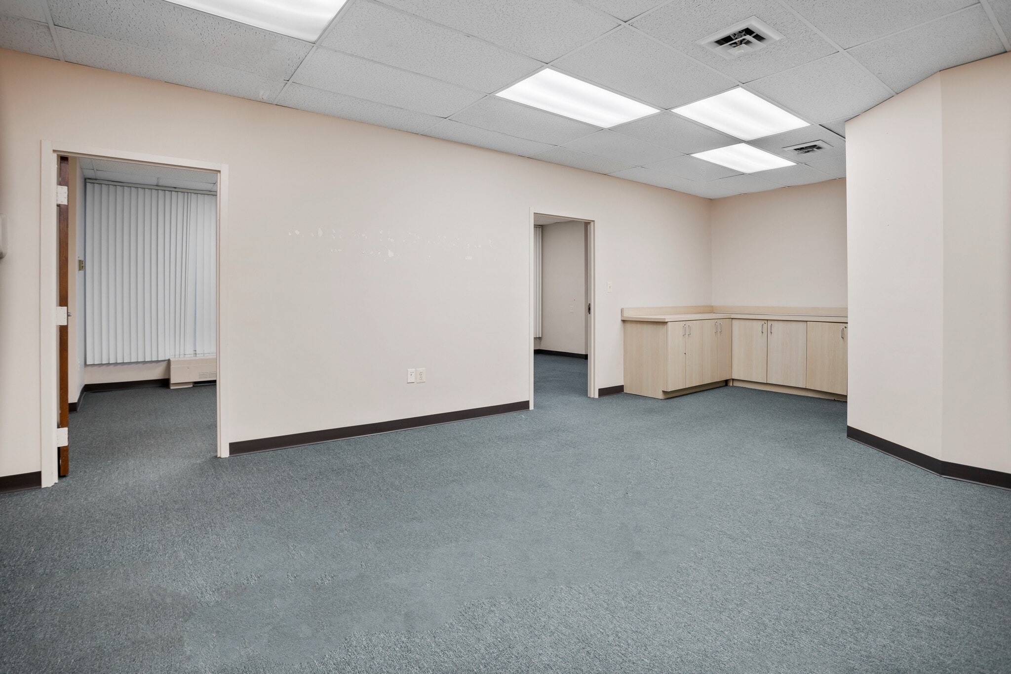 8720 Georgia Ave, Silver Spring, MD for lease Interior Photo- Image 1 of 2
