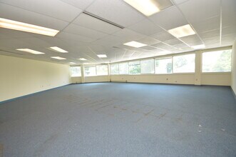 95 Highland Ave, Bethlehem, PA for lease Interior Photo- Image 2 of 4