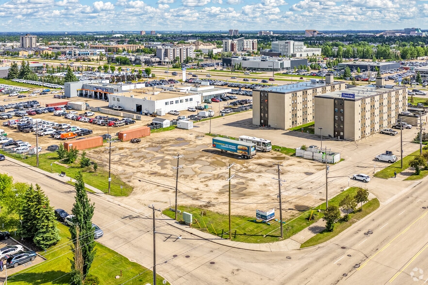 18320 Stony Plain Rd NW, Edmonton, AB for lease - Primary Photo - Image 1 of 2