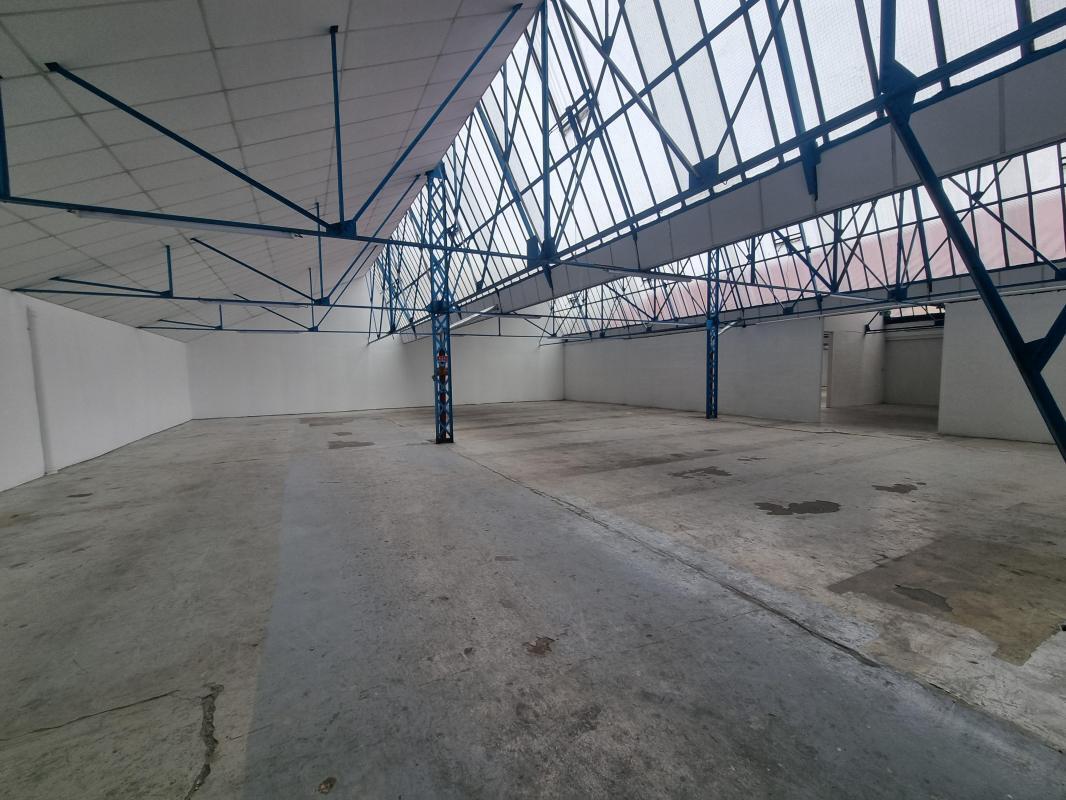 Office in Montreuil for lease Interior Photo- Image 1 of 7