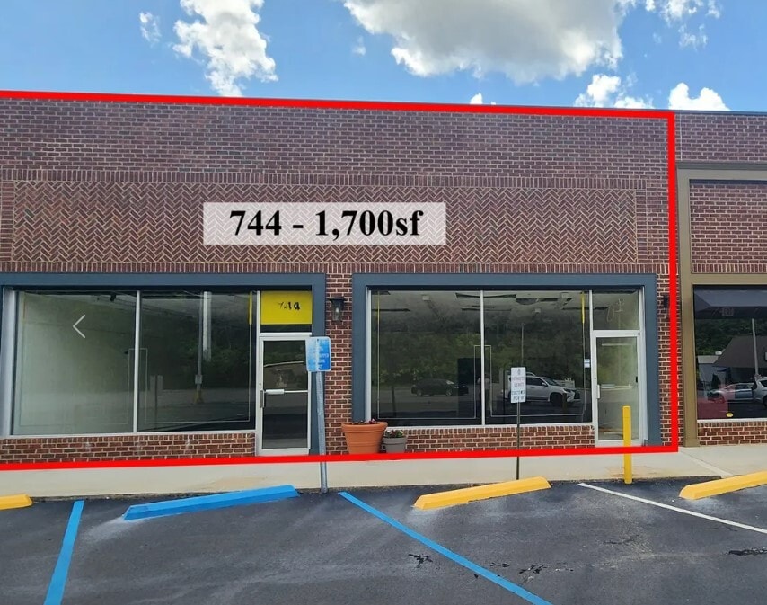 770 Shades Mountain Plz, Hoover, AL à louer Photo du bâtiment- Image 1 de 1