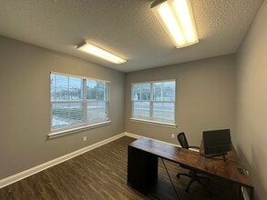 6100 Greenland Rd, Jacksonville, FL for lease Interior Photo- Image 2 of 5