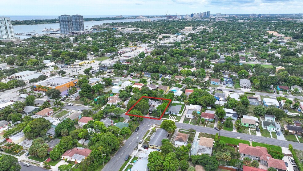 638 50th St, West Palm Beach, FL for sale - Primary Photo - Image 1 of 9