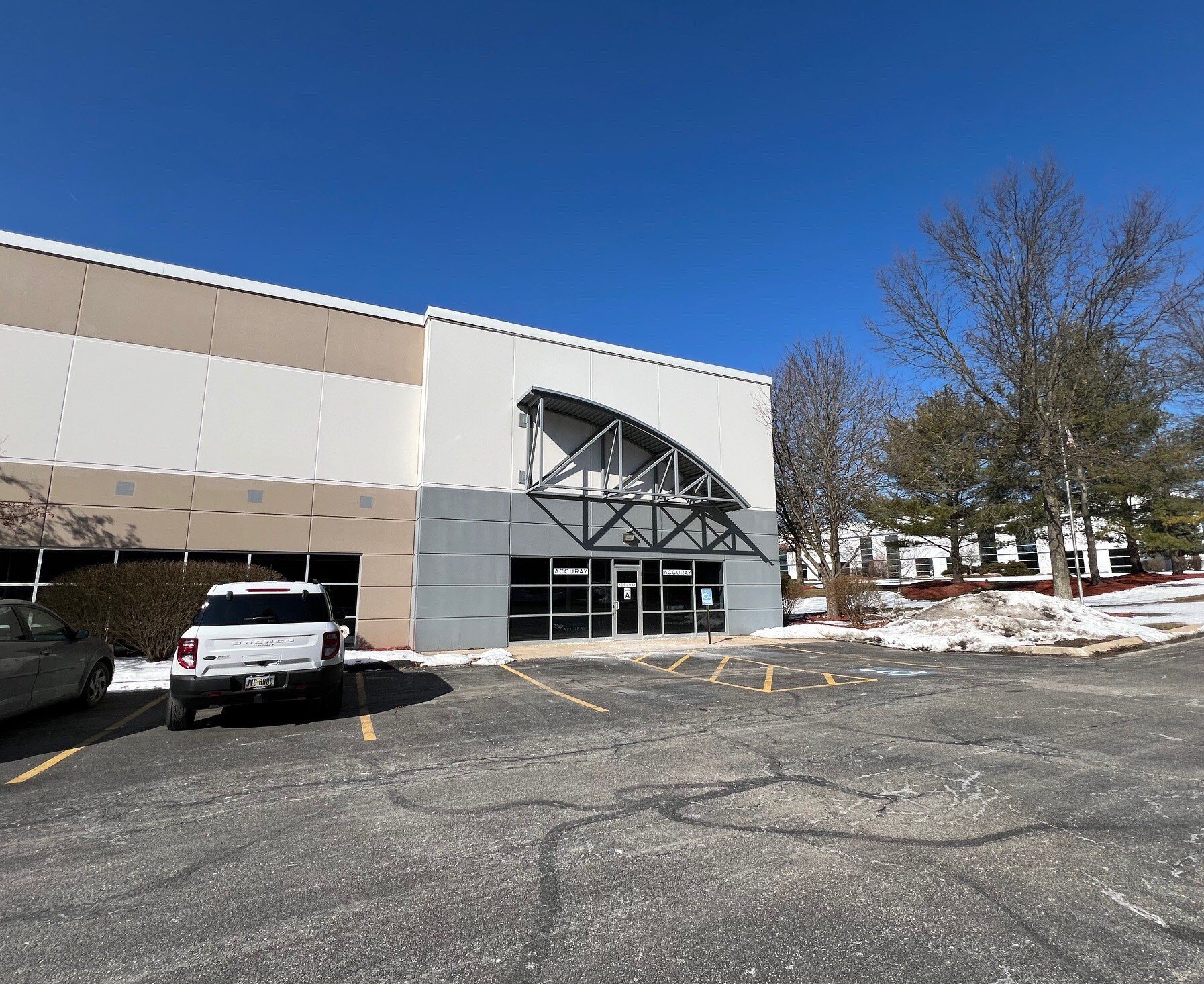 28900 Fountain Pky, Solon, OH for lease Building Photo- Image 1 of 10