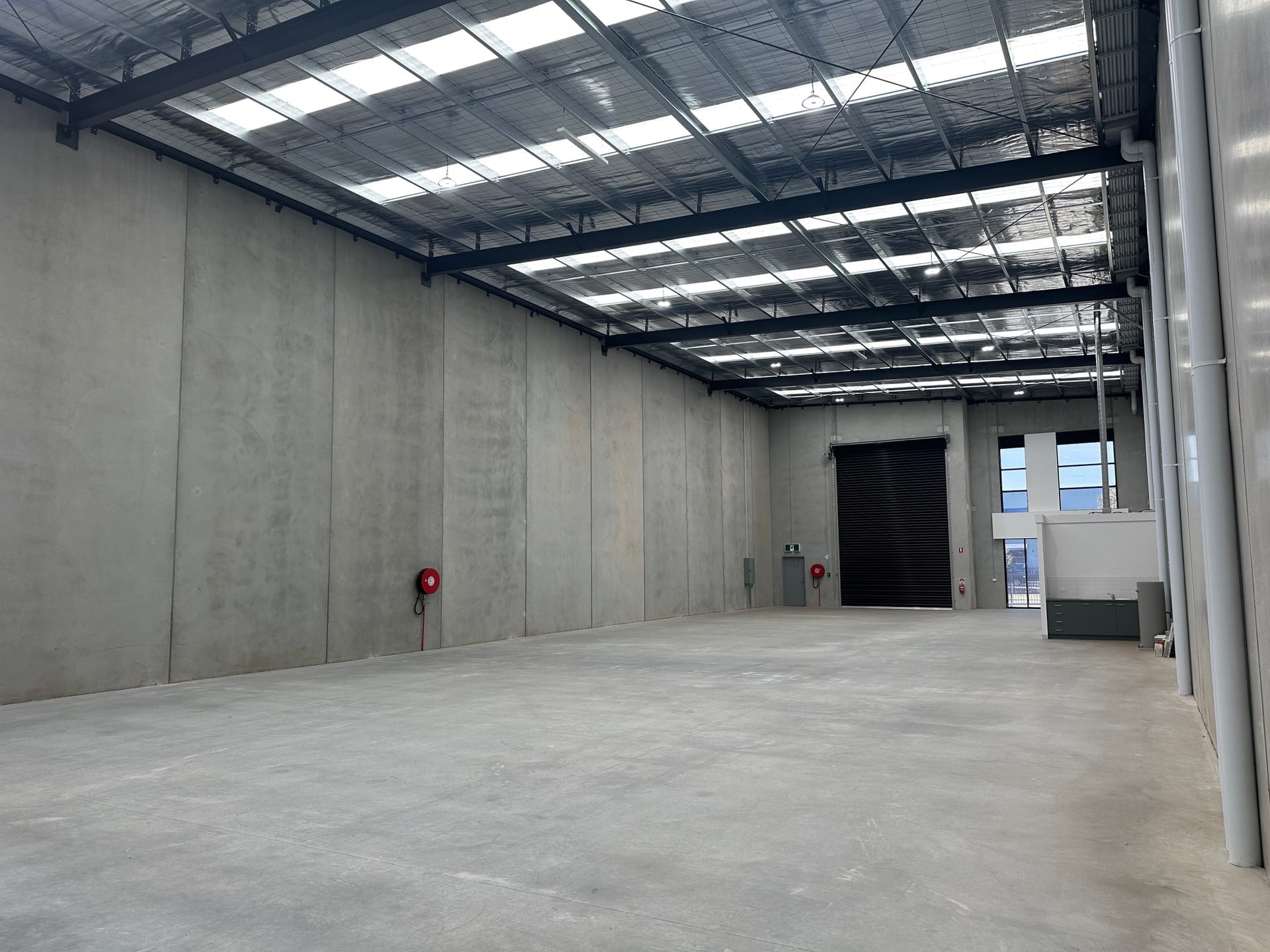 5-7 Furlong St, Cranbourne West for lease Interior Photo- Image 1 of 2