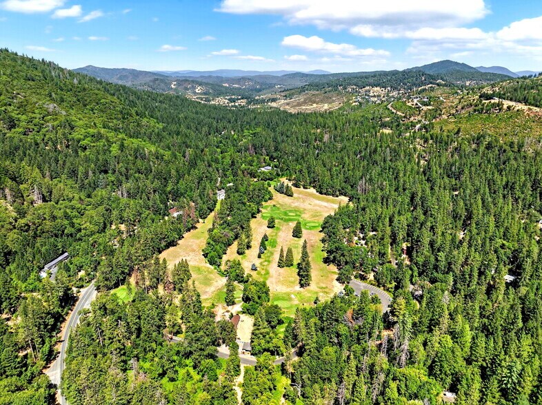 16451 Golf rd, Cobb, CA à vendre - Photo du bâtiment - Image 3 de 99