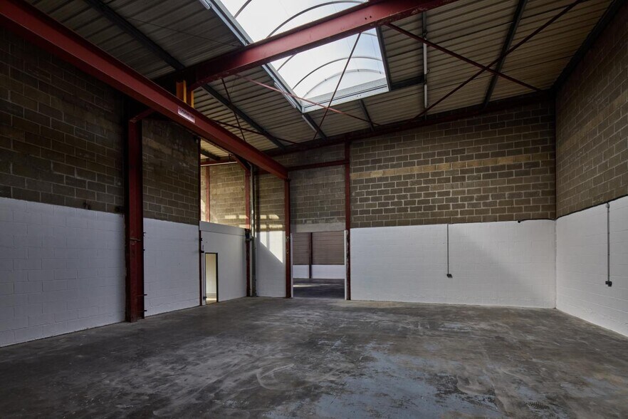 Flex dans Le Thillay à louer - Photo du bâtiment - Image 3 de 15