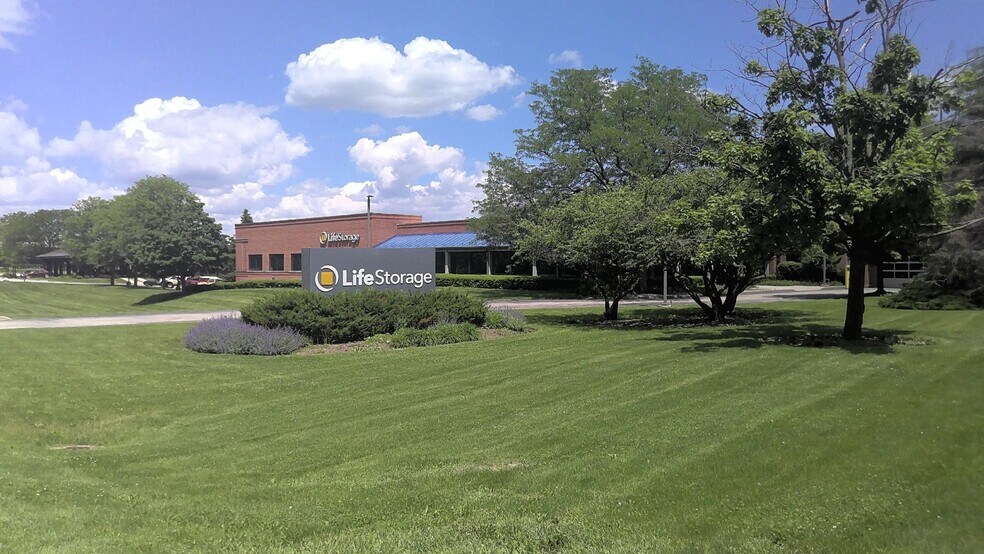 1455 S Barrington Rd, Barrington, IL à louer - Photo du bâtiment - Image 3 de 10