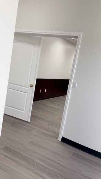 3660 N Rancho Dr, Las Vegas, NV for lease - Commercial Listing Video - Image 2 of 20
