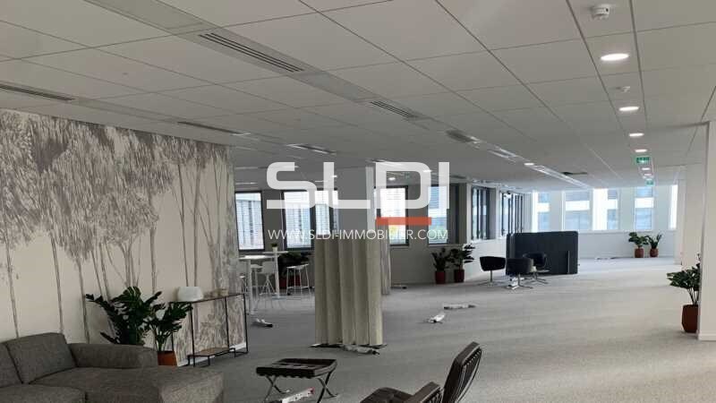 4 Rue Maurice Flandin, Vaulx-en-Velin for lease - Building Photo - Image 2 of 12