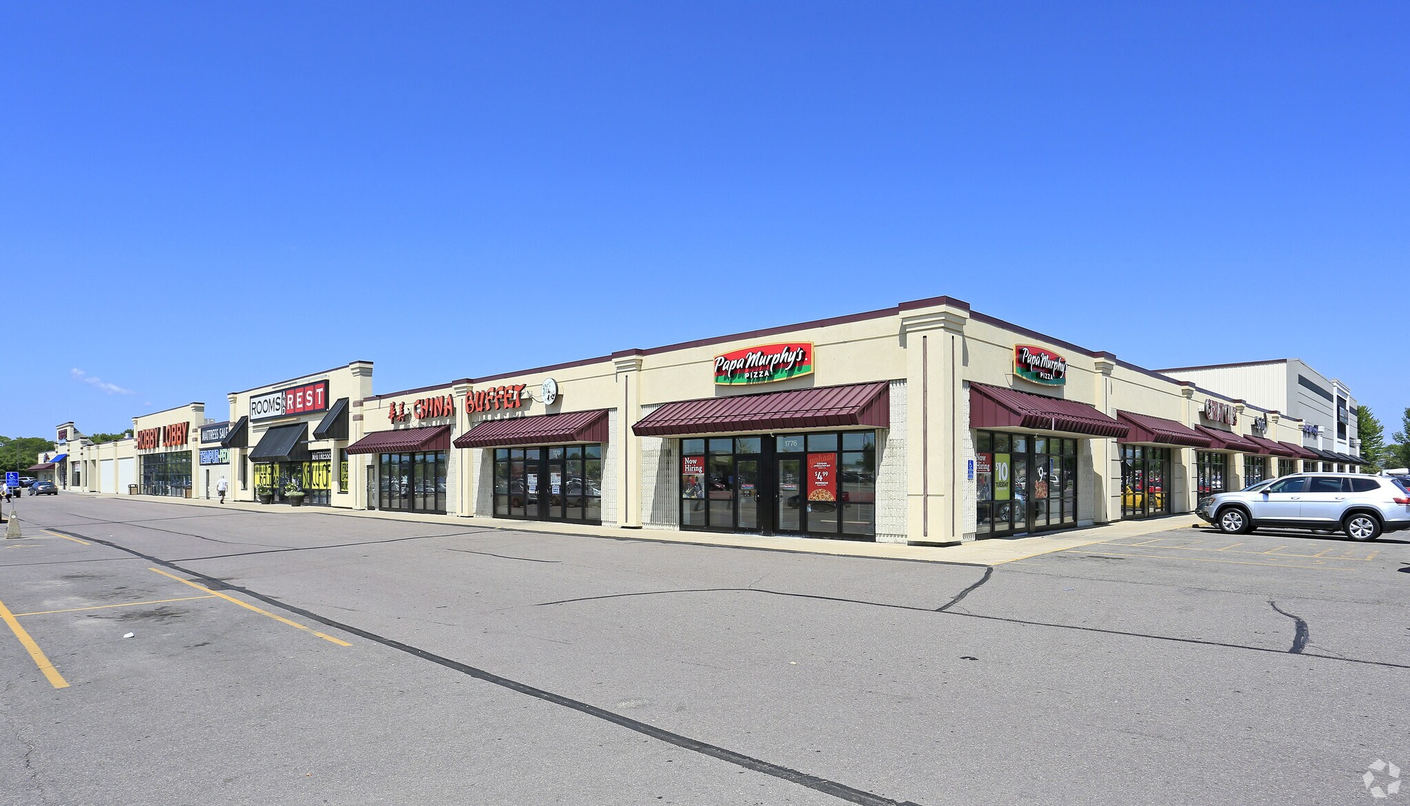 1740 Madison Ave, Mankato, MN for lease Building Photo- Image 1 of 6
